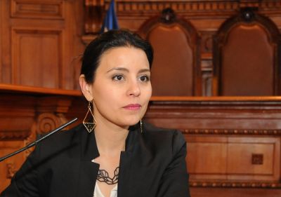 La doctora en Derecho Fabiola Lathrop cree que Chile debe avanzar  un proyecto de ley de técnicas de reproducción asistida.